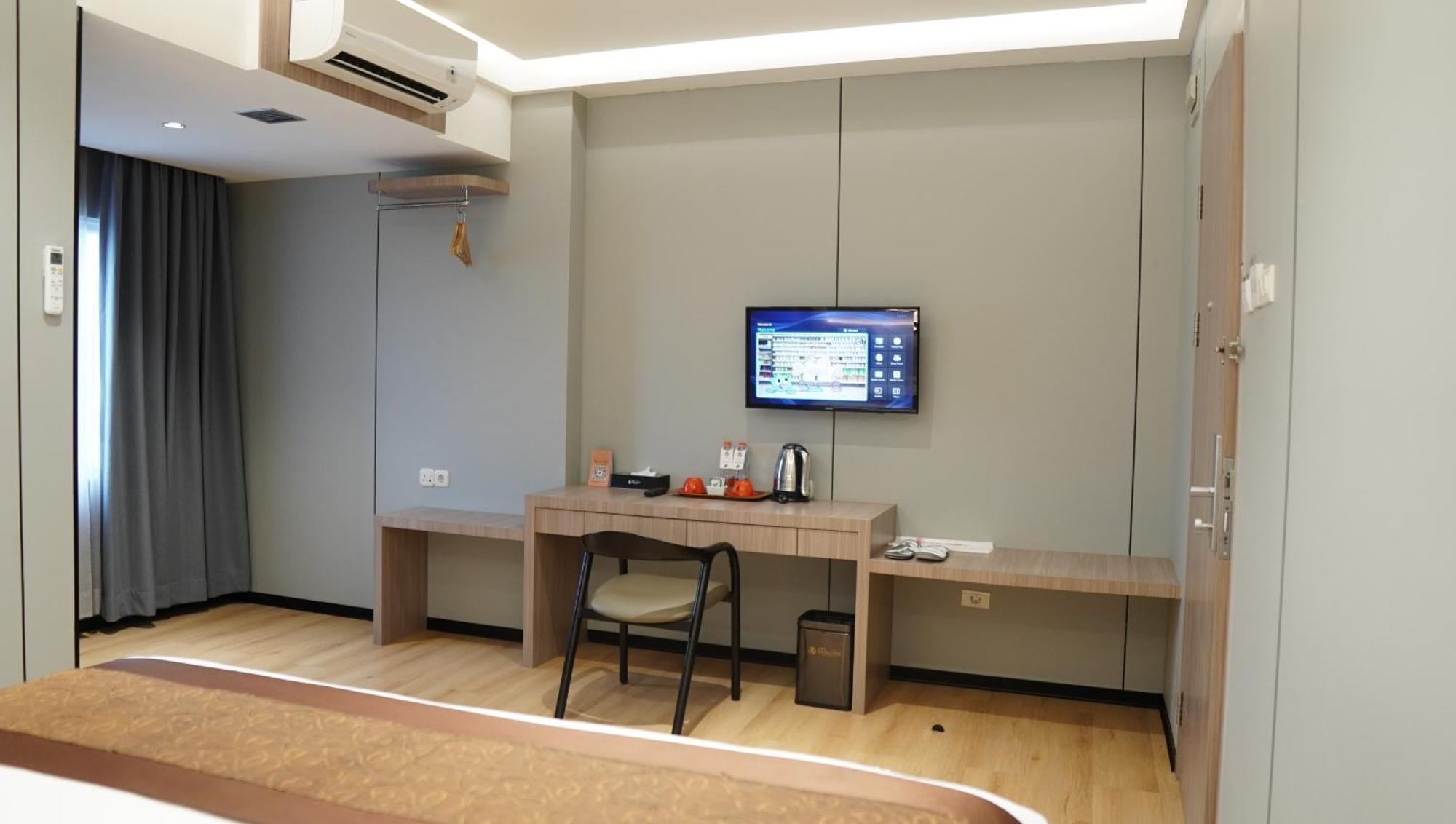 New Hollywood Hotel Pekanbaru Bagian luar foto